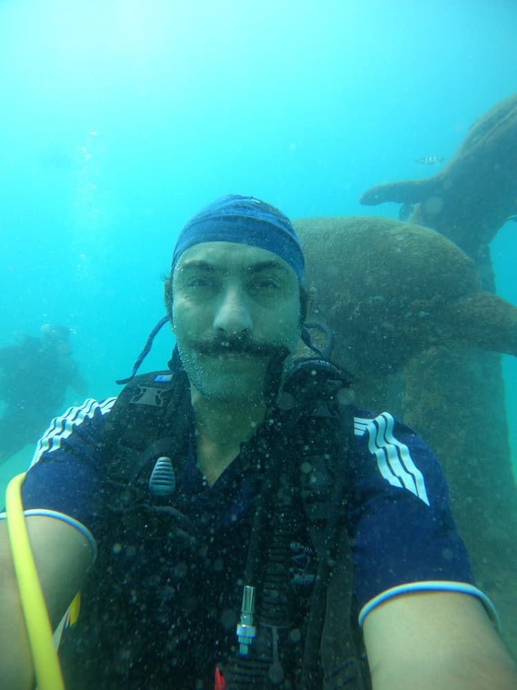 پورثانی مربی غواصی