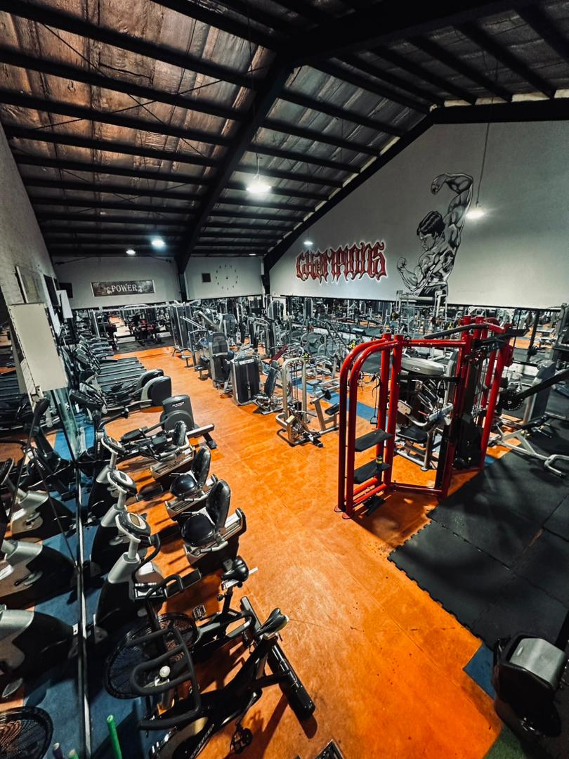 مجموعه ورزشی قهرمانان