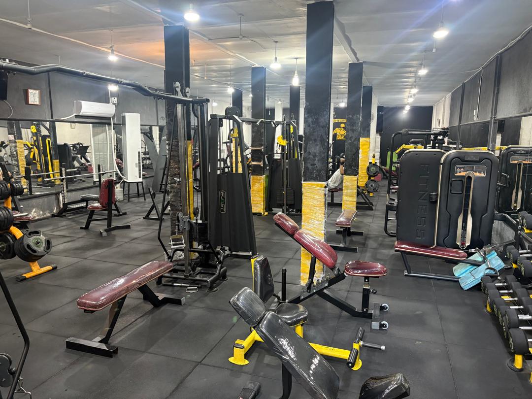 باشگاه بدنسازی عادل