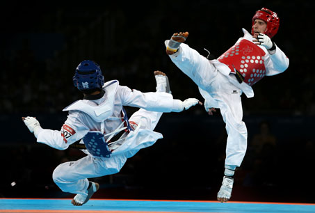 کلاس تکواندو آقایان همه سنین مجموعه ورزشی شهدای طرشت