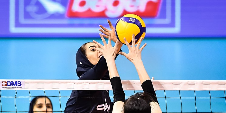 کلاس والیبال بانوان مخصوص همه سنین مجموعه ورزشی شهدای طرشت