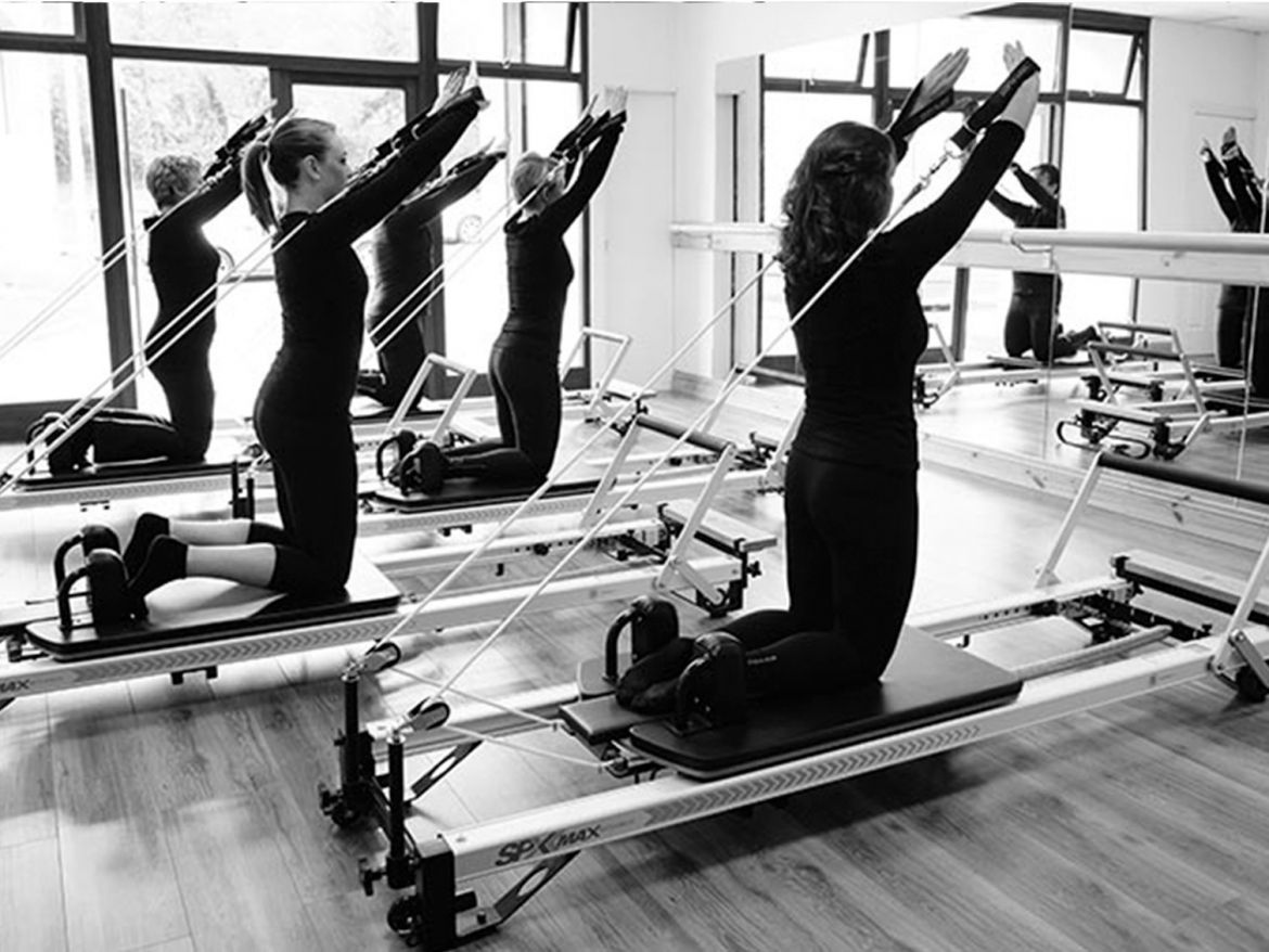 کلاس پیلاتس بانوان مخصوص همه سنین مجموعه ورزشی شهدای طرشت