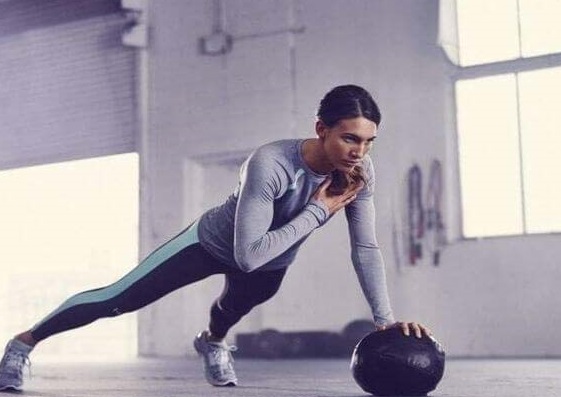 رزرو آنلاین فانکشنال مخصوص بانوان باشگاه پاورباکس زیر نظر مائده نظری